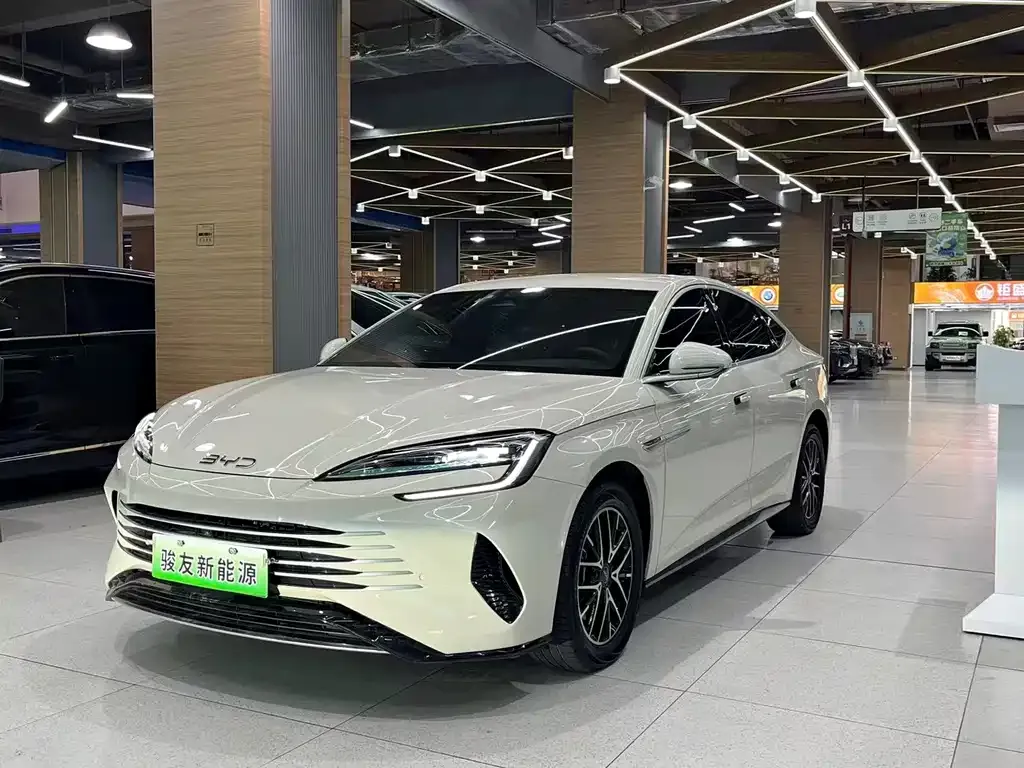 BYD Seal 07 DM-i — фото 1