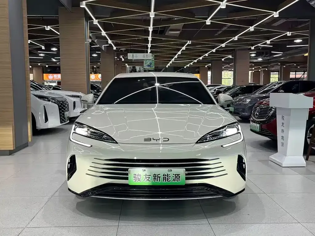 BYD Seal 07 DM-i — фото 9