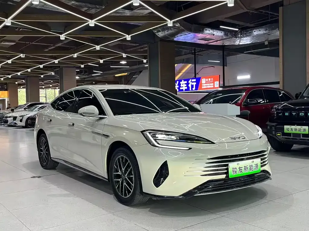 BYD Seal 07 DM-i — фото 8