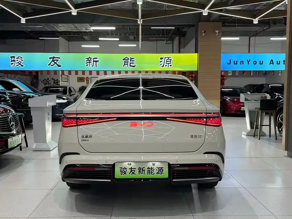 BYD Seal 07 DM-i — фото 2