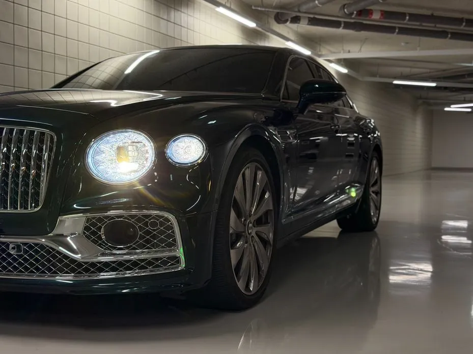 Bentley Flying Spur — фото 10