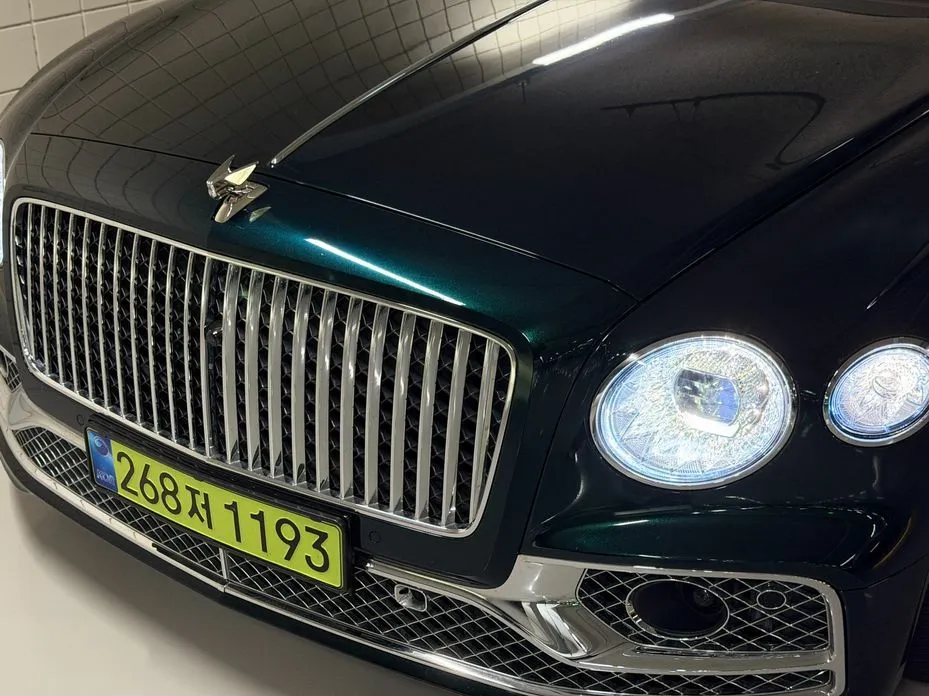 Bentley Flying Spur — фото 6