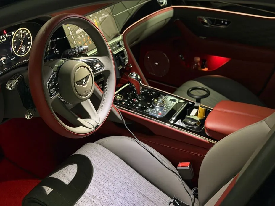 Bentley Flying Spur — фото 9