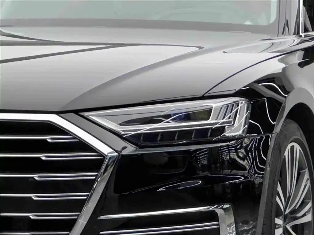 Audi A8 — фото 9