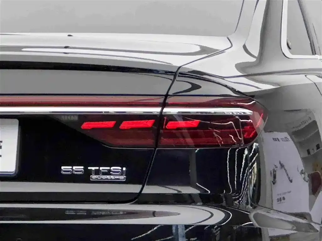 Audi A8 — фото 5
