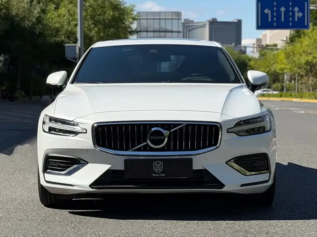 Volvo S60 — фото 5