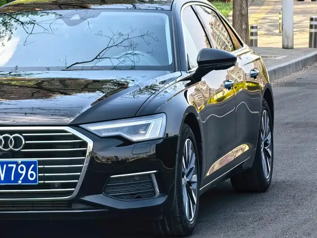 Audi A6L — фото 2