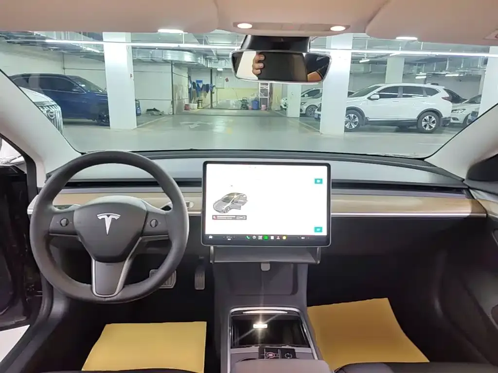 Tesla Model 3 — фото 5