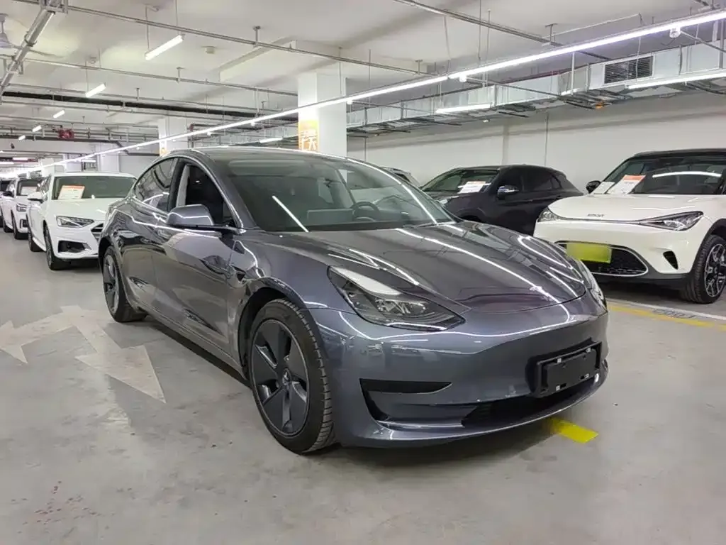 Tesla Model 3 — фото 9