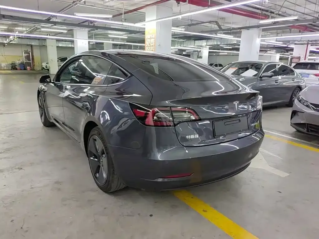 Tesla Model 3 — фото 8