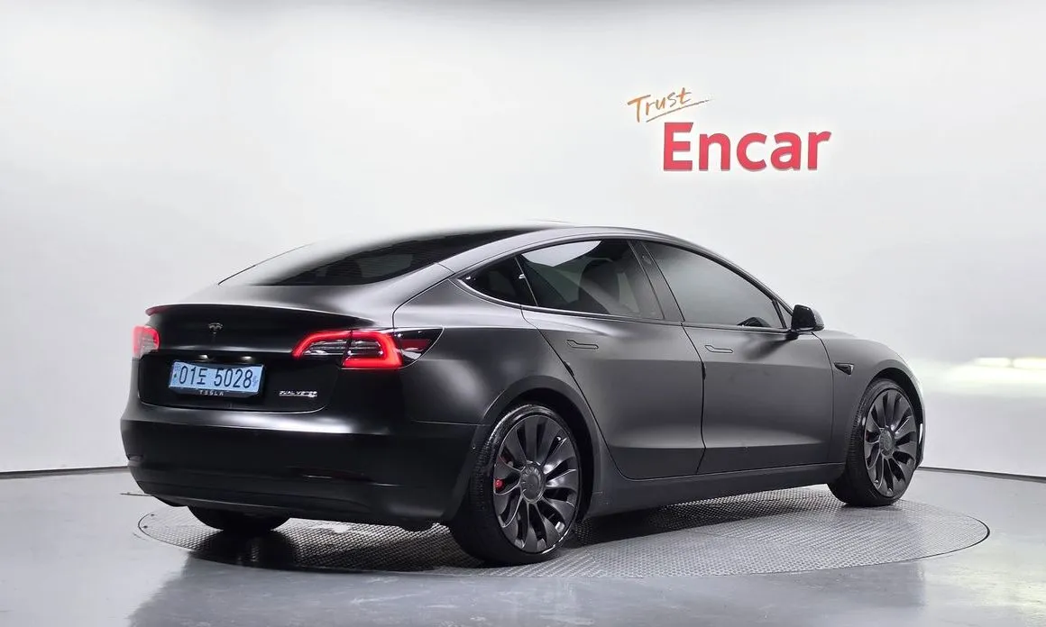Tesla Model 3 — фото 10