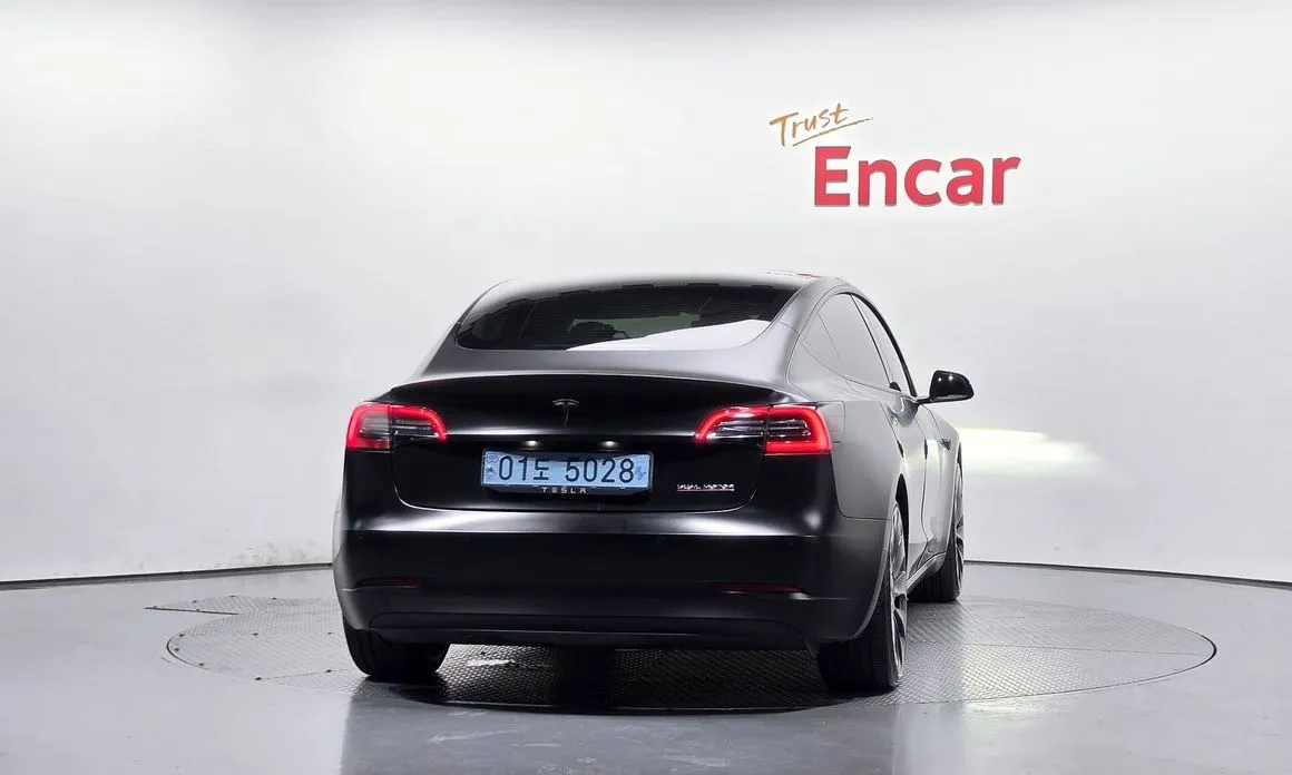 Tesla Model 3 — фото 2