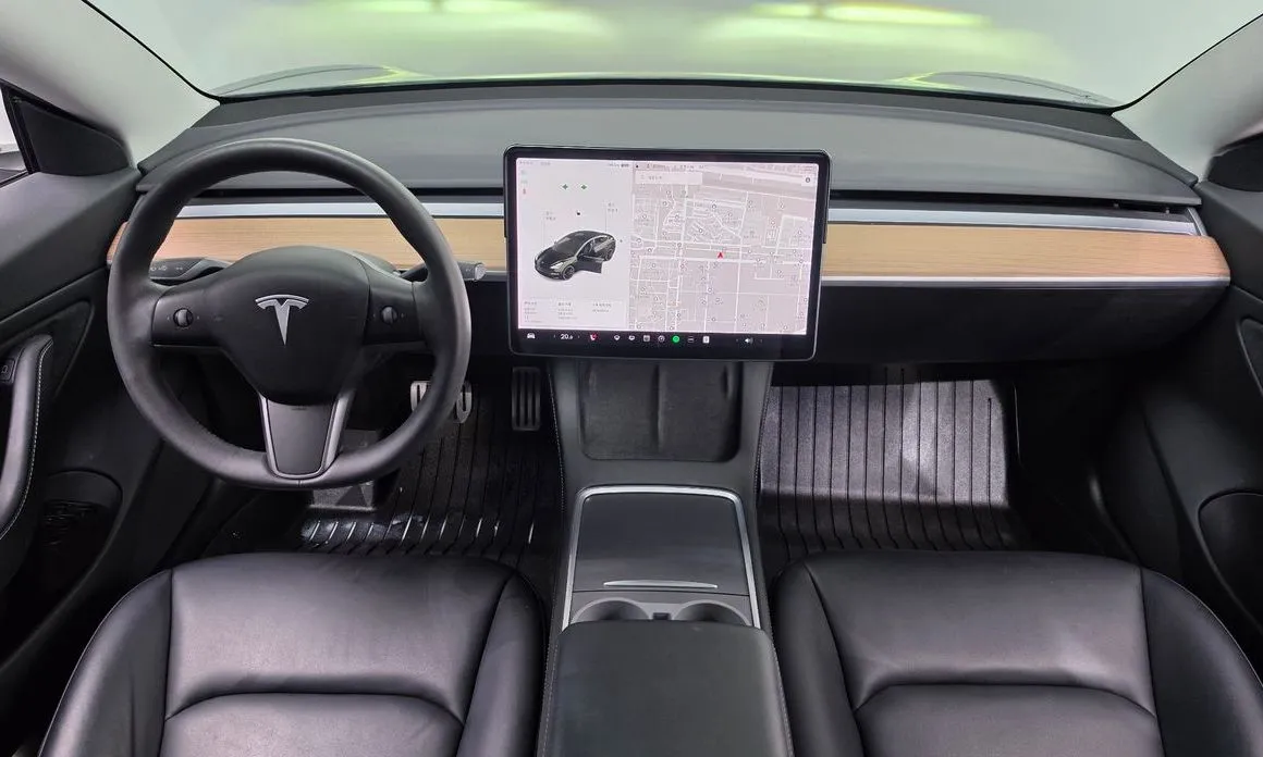 Tesla Model 3 — фото 6