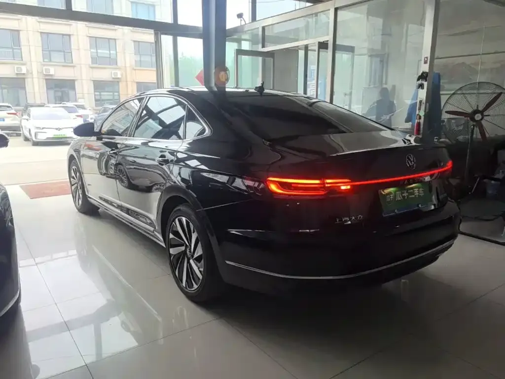 Volkswagen Passat — фото 10