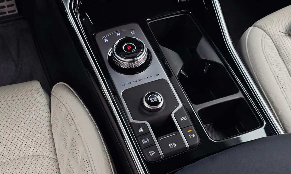 Kia Sorento — фото 8