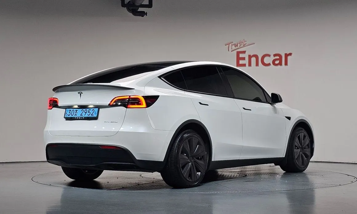 Tesla Model Y — фото 4