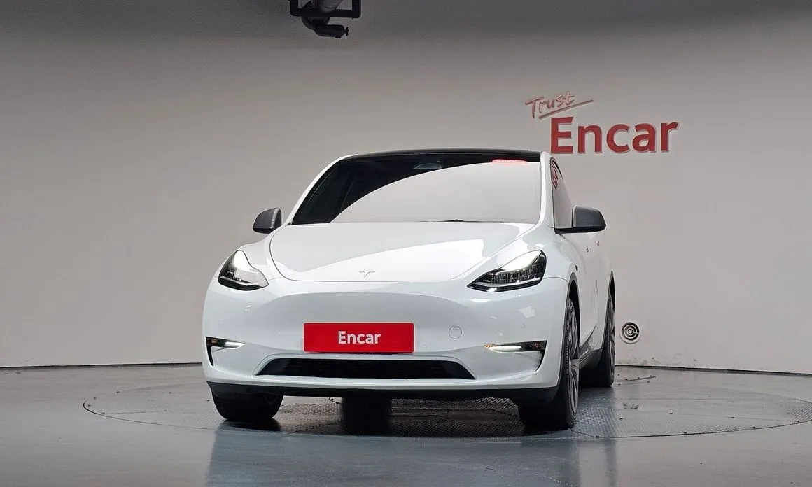 Tesla Model Y — фото 8