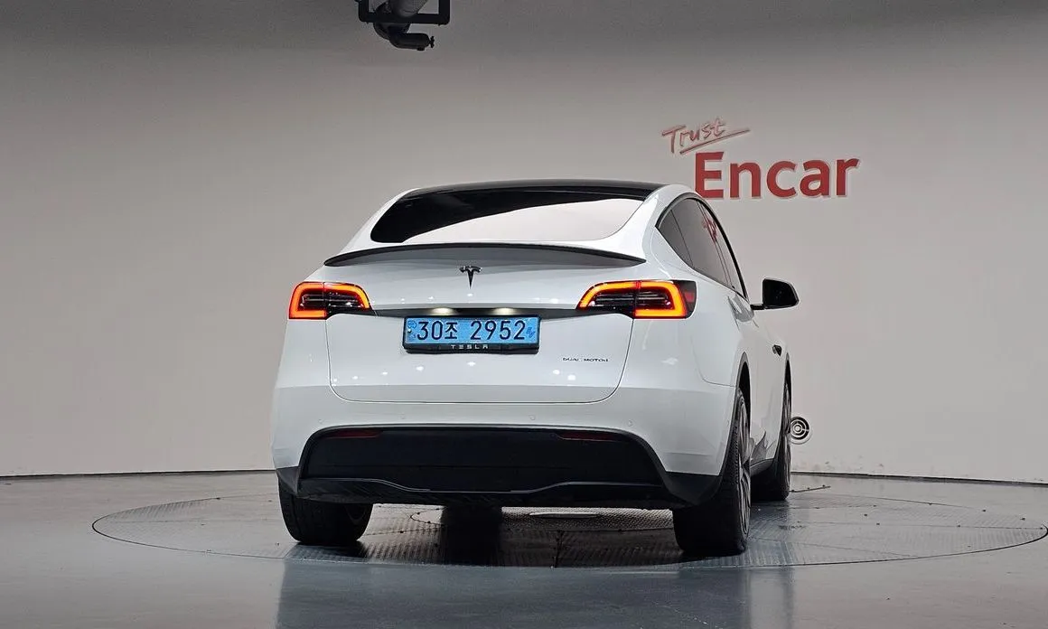 Tesla Model Y — фото 3