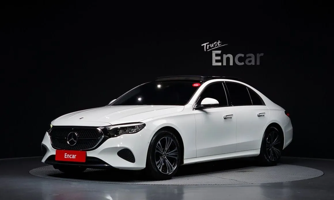 Mercedes-Benz E-Class — фото 1