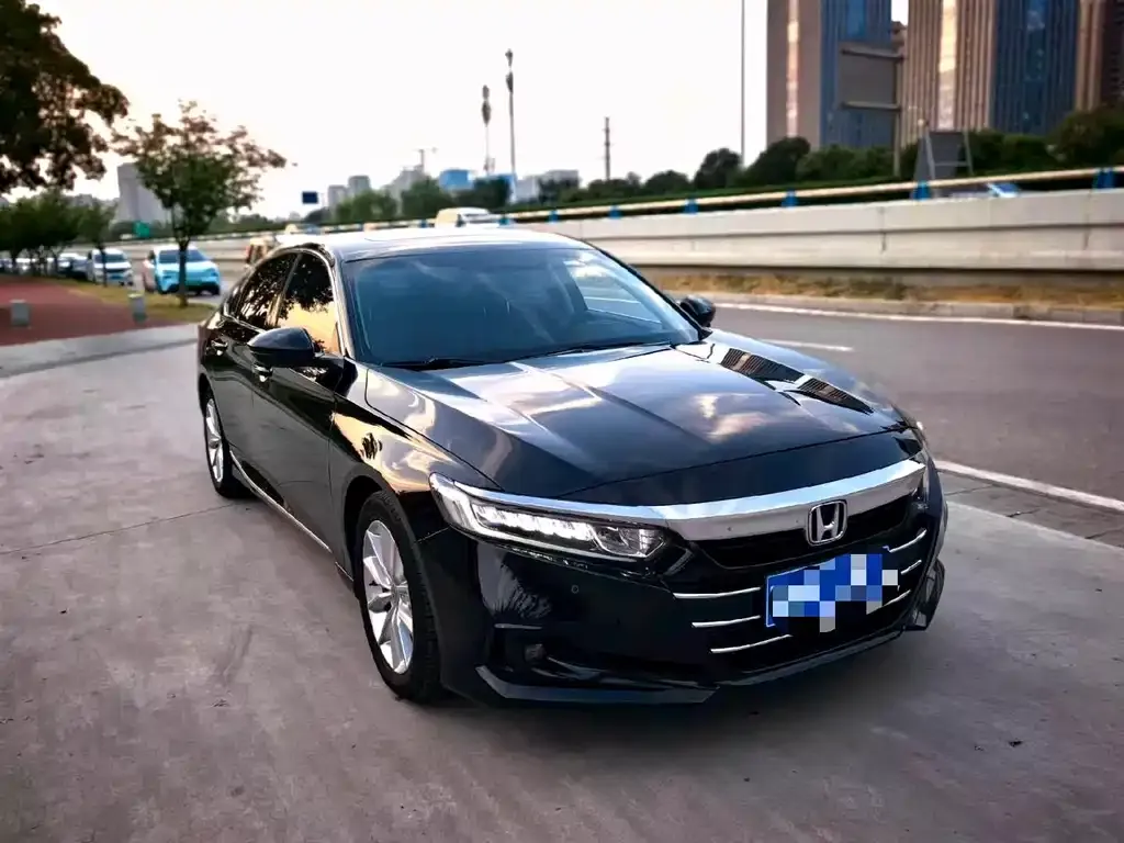 Honda Accord — фото 7
