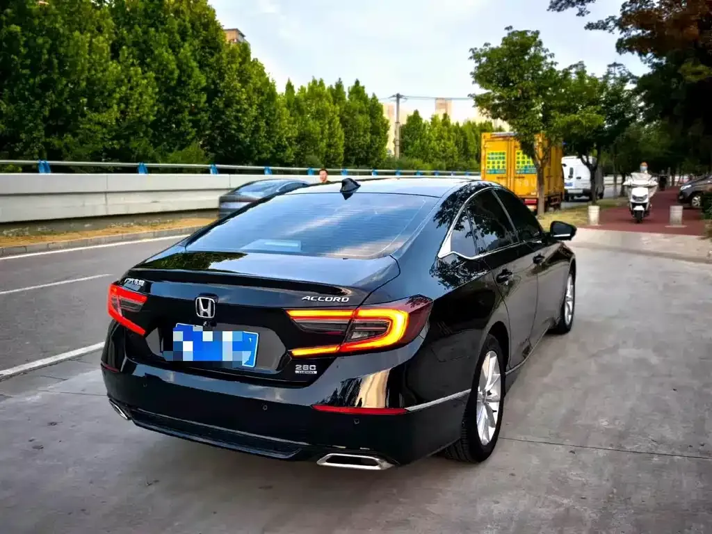 Honda Accord — фото 2