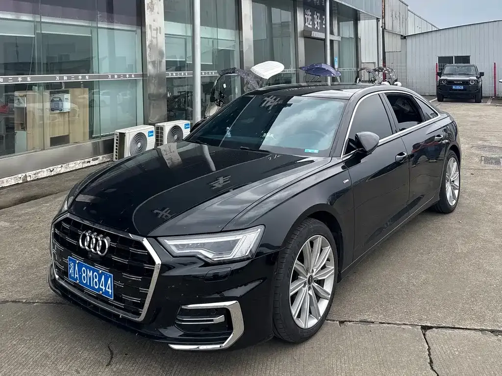 Audi A6L — фото 1