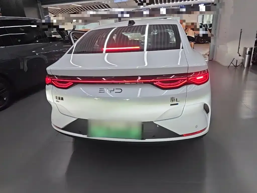 BYD Qin L — фото 7