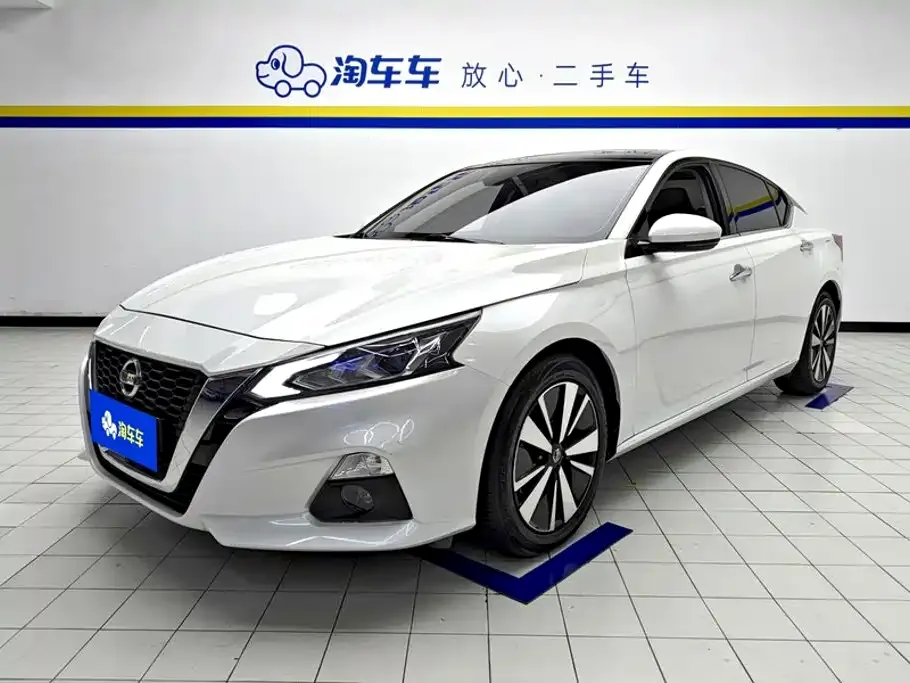 Nissan Teana — фото 1