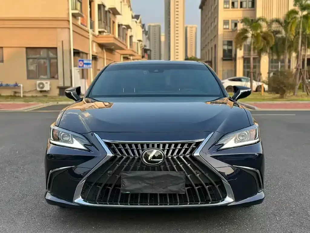 Lexus ES — фото 8