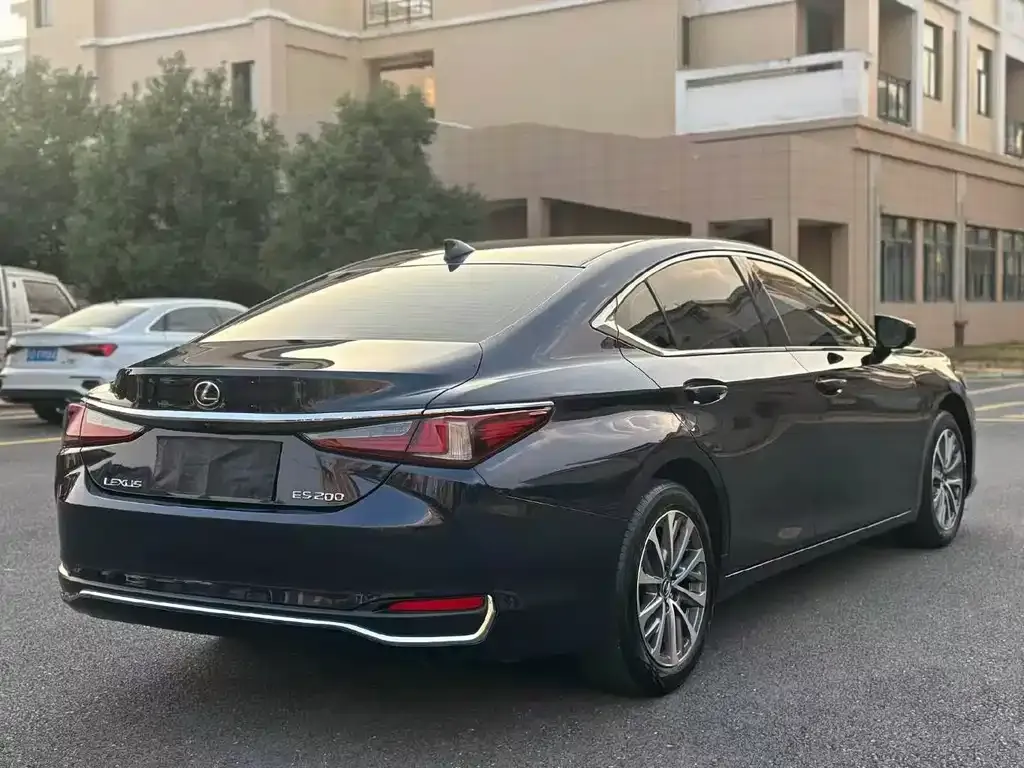 Lexus ES — фото 5