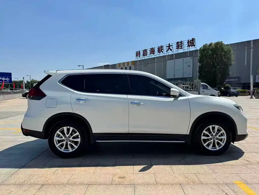 Nissan X-Trail — фото 5