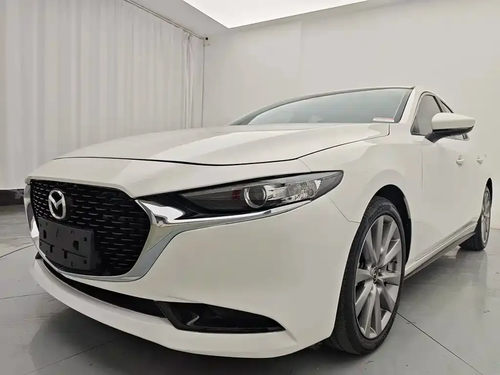 Mazda 3 Axela — фото 10