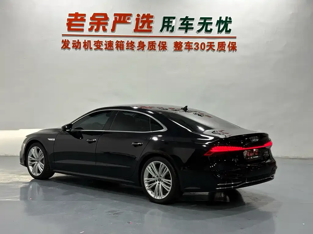 Audi A7L — фото 9