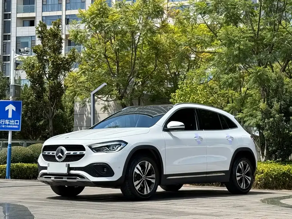 Mercedes-Benz GLA — фото 1