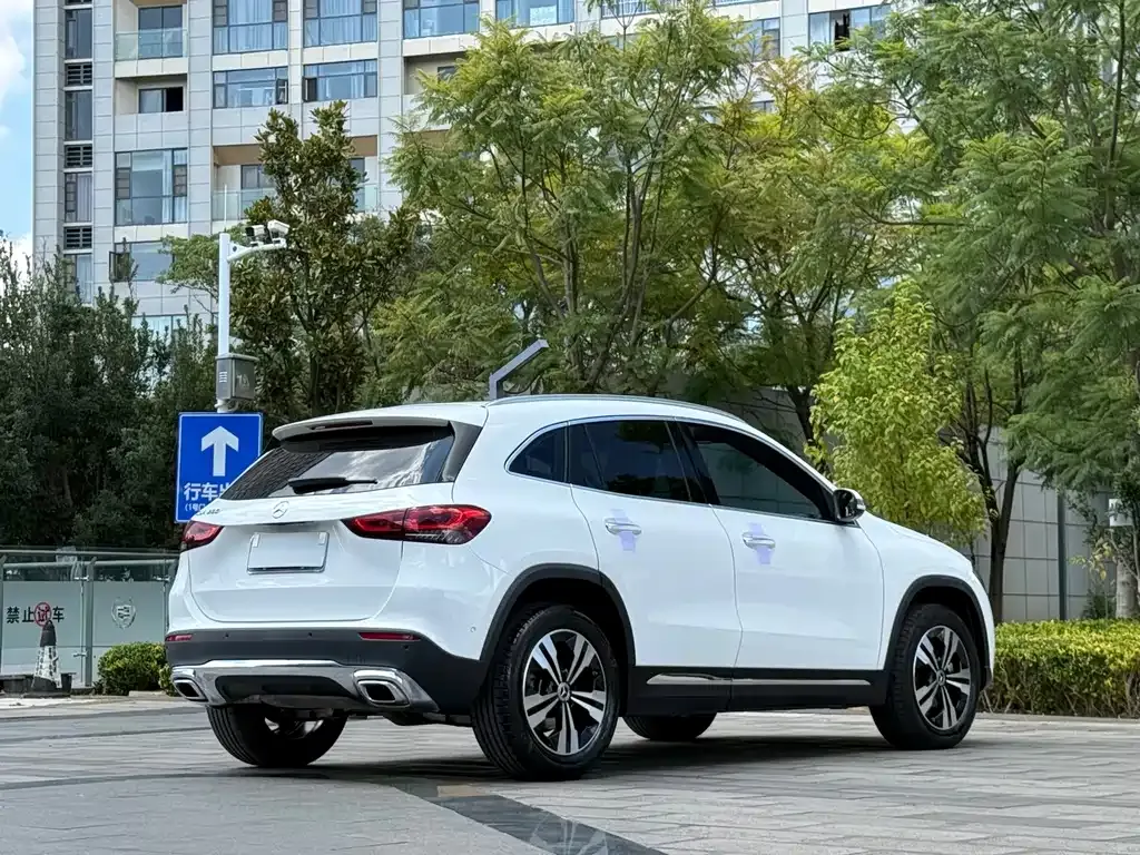 Mercedes-Benz GLA — фото 6