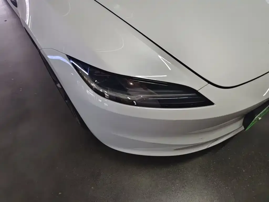 Tesla Model 3 — фото 10