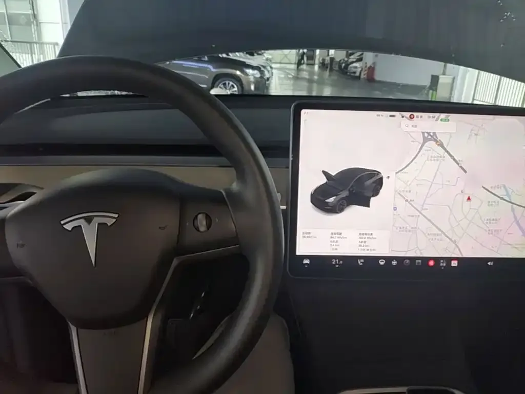 Tesla Model Y — фото 5