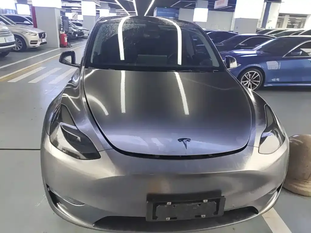 Tesla Model Y — фото 10