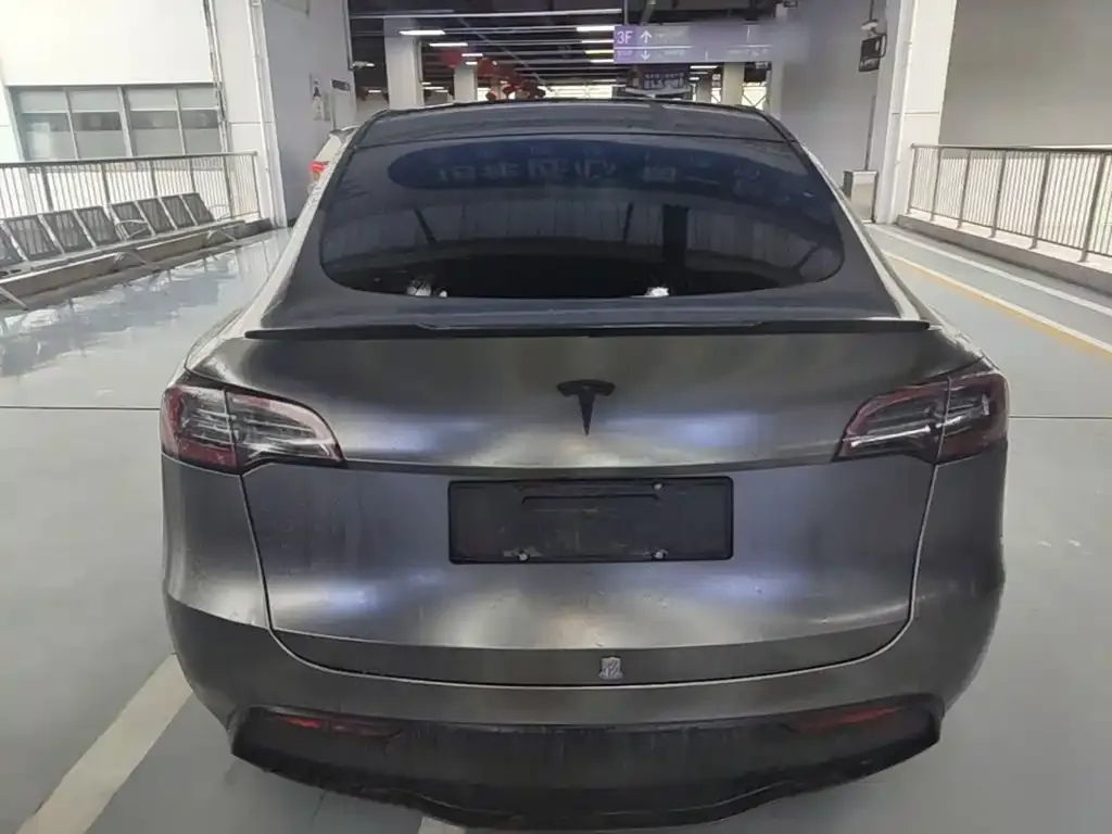 Tesla Model Y — фото 9