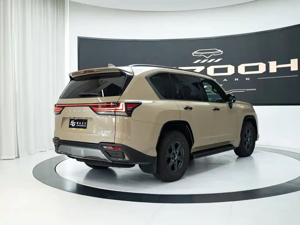 Lexus LX — фото 8