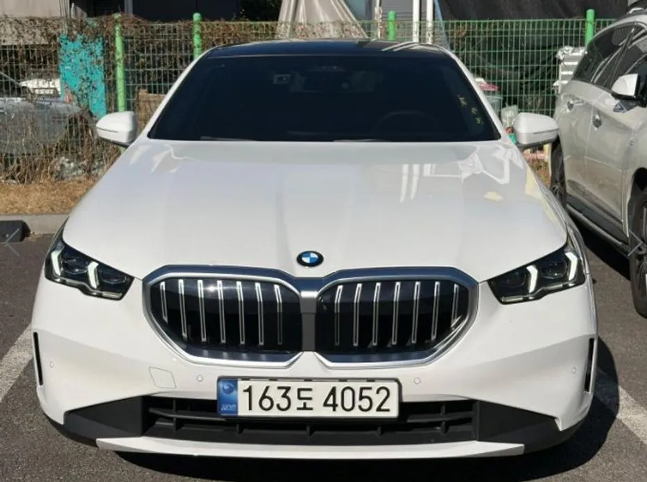 BMW 5-Series — фото 1