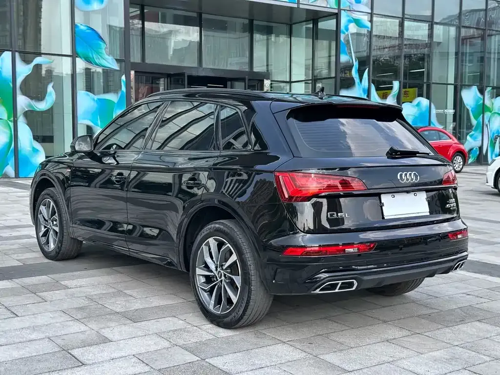 Audi Q5L — фото 4