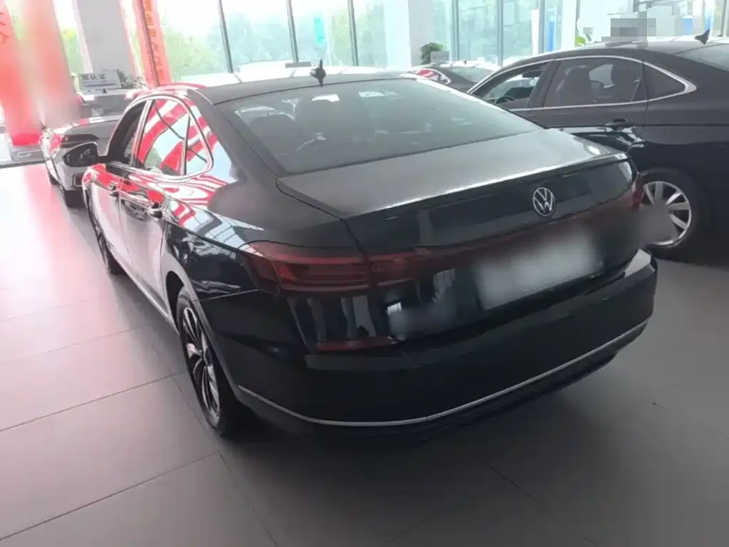 Volkswagen Passat — фото 10