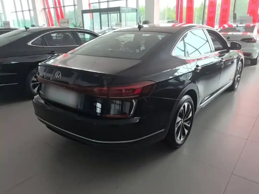 Volkswagen Passat — фото 3
