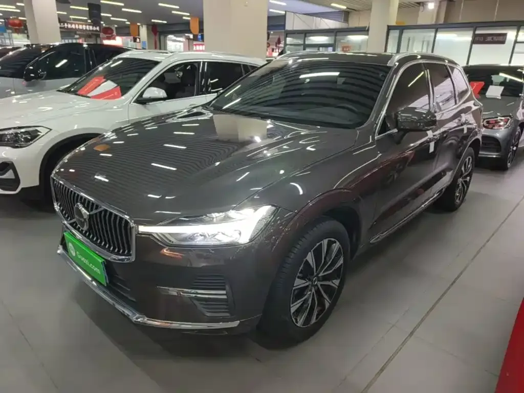 Volvo XC60 — фото 1