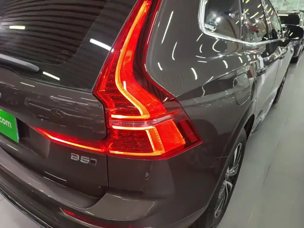 Volvo XC60 — фото 4