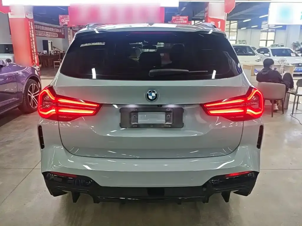 BMW iX3 — фото 2