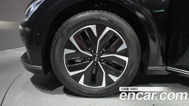 Kia EV6 — фото 10