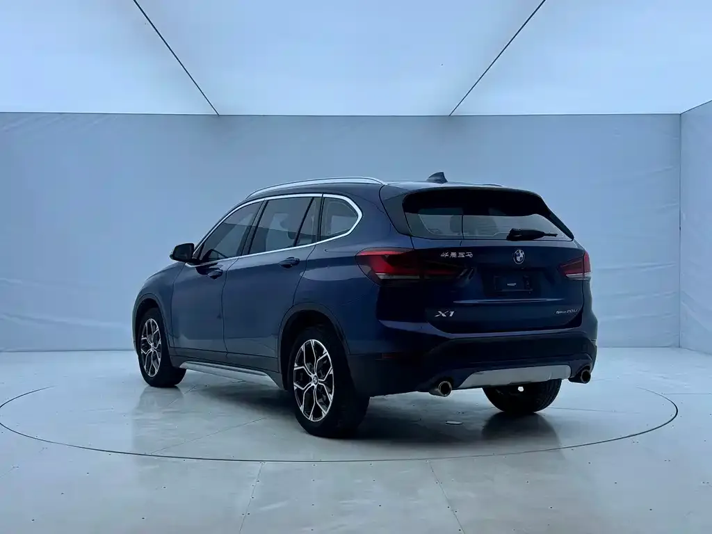BMW X1 — фото 5