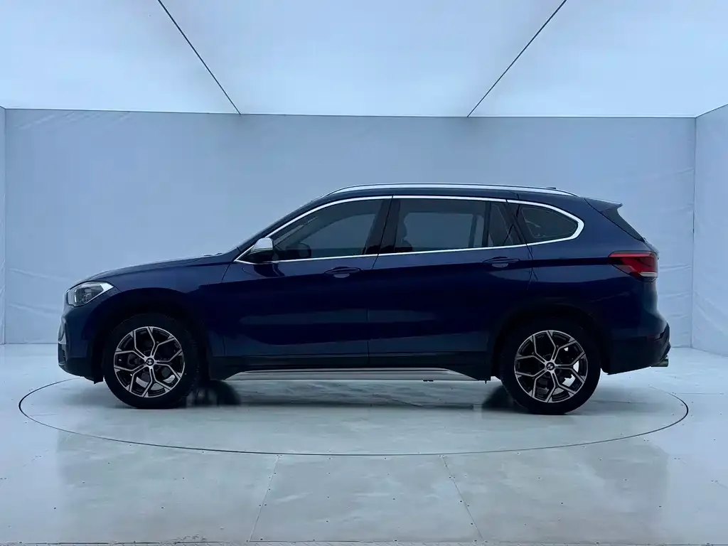 BMW X1 — фото 8
